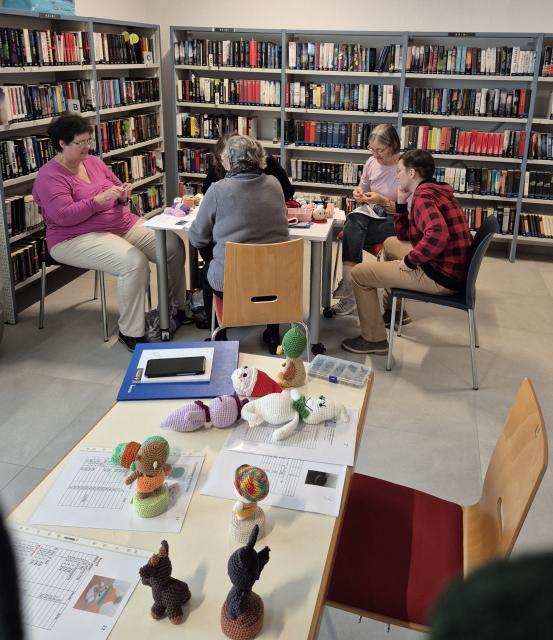 Häkeln in der Bücherei