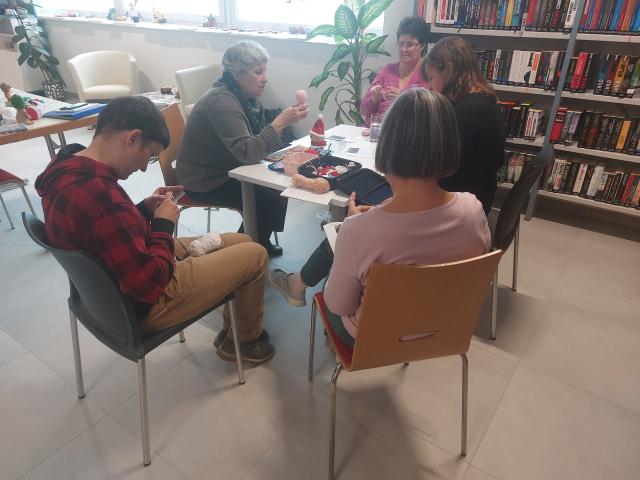 Häkeln in der Bücherei